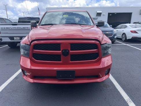 Used 2019 RAM 1500 Express w/ Express Value Package AWD/4WD image 7