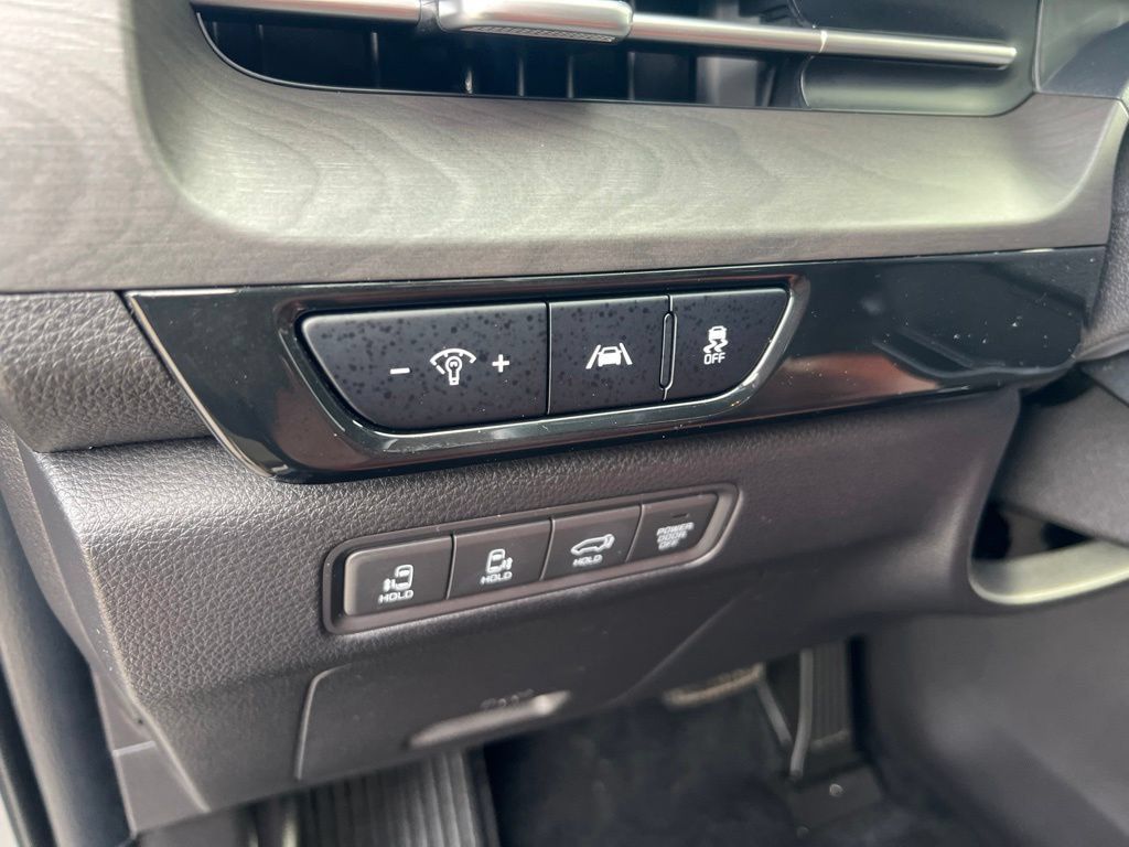 Certified 2023 Kia Carnival SX FWD image 44