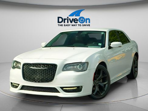 Used 2021 Chrysler 300 Touring L image 19