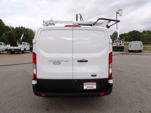 Used 2023 Ford Transit 250 Low Roof RWD image 6