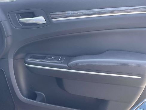Used 2022 Chrysler 300 Touring w/ Sport Appearance Package RWD image 13