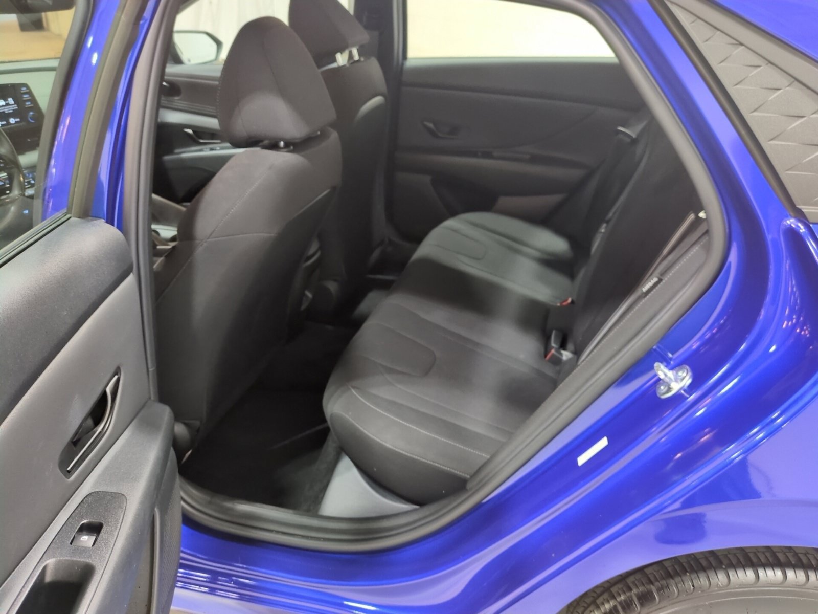 Used 2025 Hyundai Elantra Sport FWD image 13