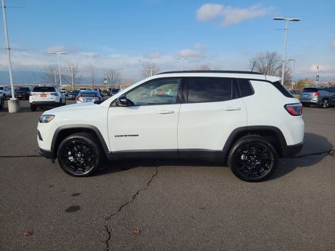 New 2026 Jeep Compass Latitude image 11