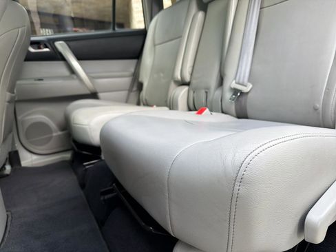 Used 2013 Toyota Highlander SE AWD/4WD image 17