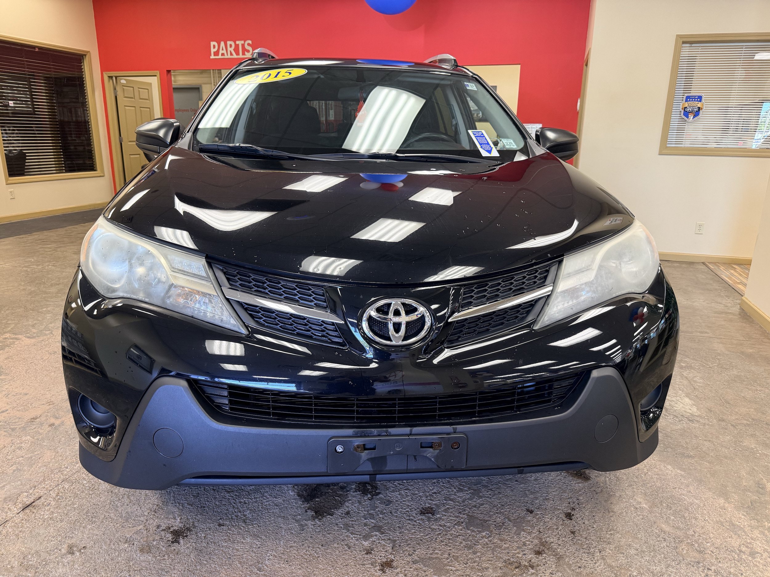 Used 2015 Toyota RAV4 LE AWD/4WD image 2