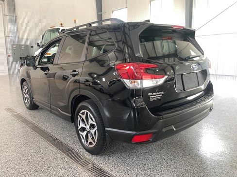 Used 2020 Subaru Forester Premium AWD/4WD image 18