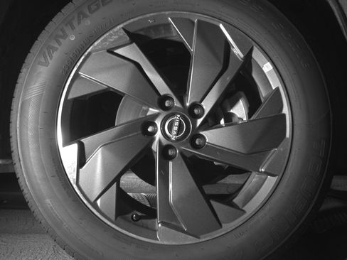 Used 2025 Nissan Rogue SV image 13