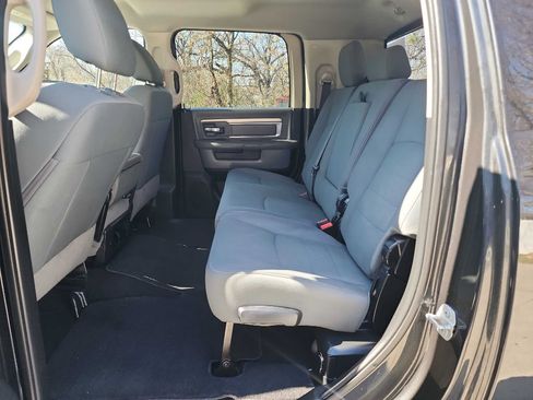 Used 2018 RAM 2500 SLT w/ Luxury Group image 30