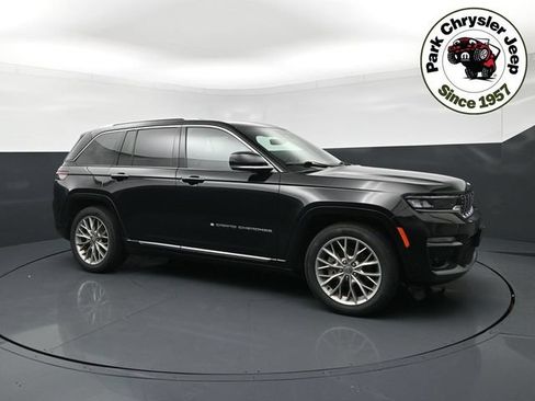 Used 2023 Jeep Grand Cherokee Summit AWD/4WD image 1