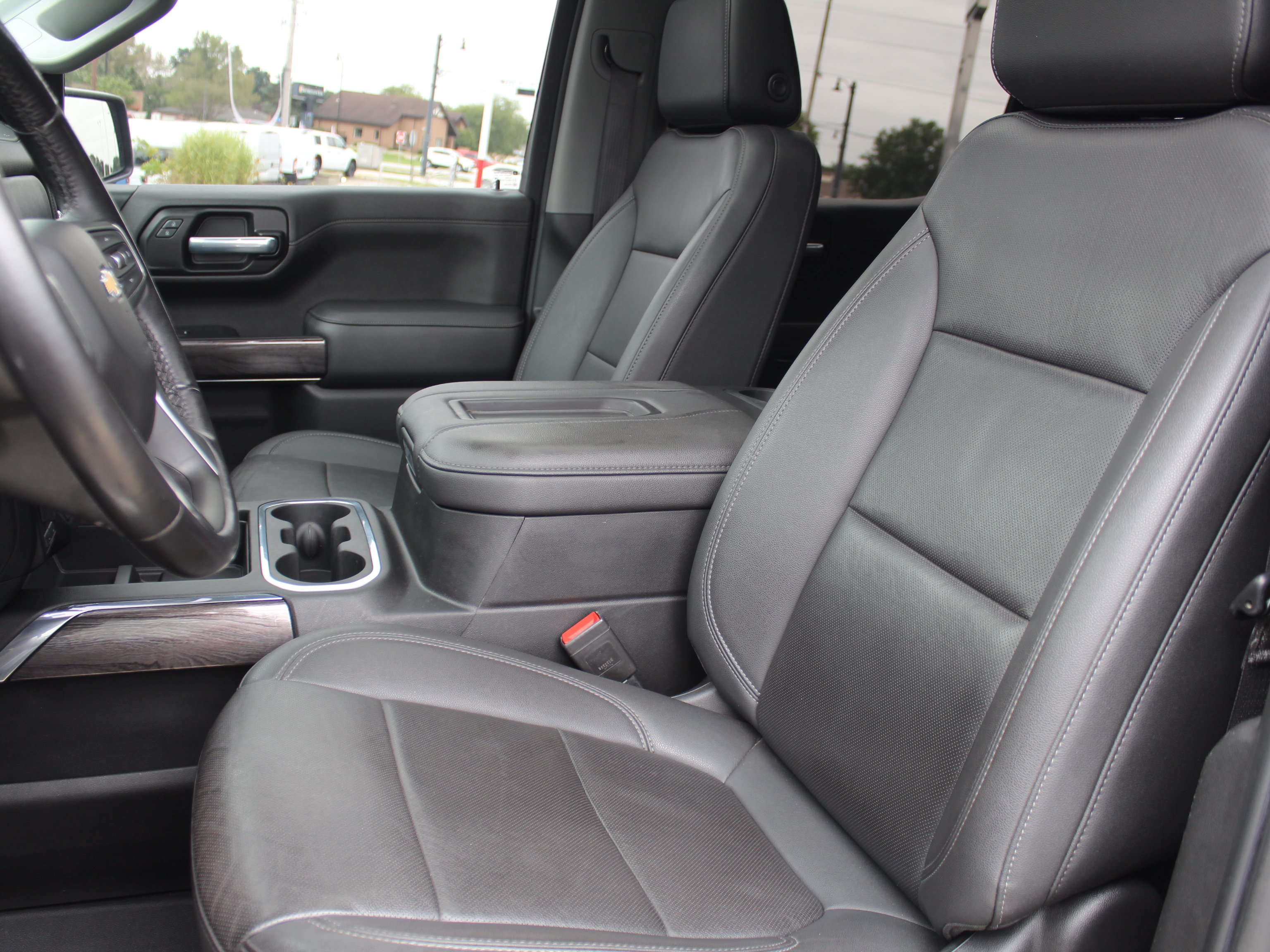 Used 2021 Chevrolet Silverado 1500 LTZ AWD/4WD image 13