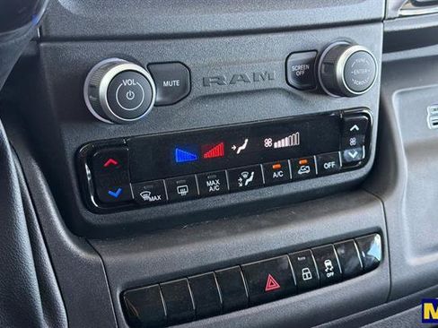 Used 2023 RAM ProMaster 2500 w/ Driver Convenience Group FWD image 25