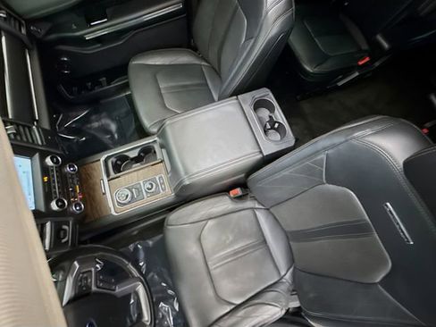 Used 2019 Ford Expedition Platinum image 24