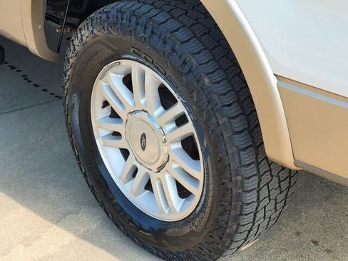 Used 2014 Ford F150 Lariat w/ Equipment Group 502A Luxury image 7