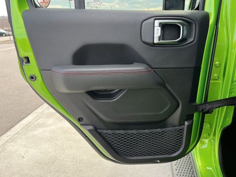 Used 2025 Jeep Wrangler Unlimited Rubicon image 15