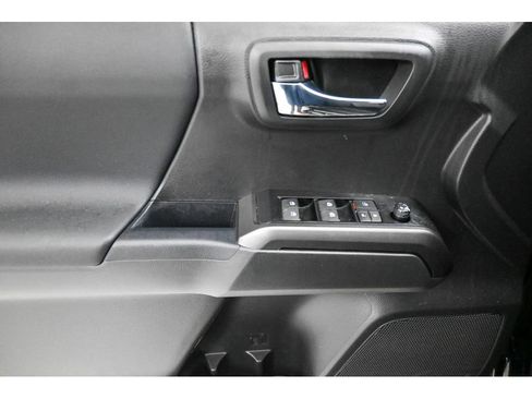 Used 2023 Toyota Tacoma TRD Off-Road image 28