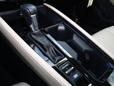 Used 2025 Honda Accord Touring image 19