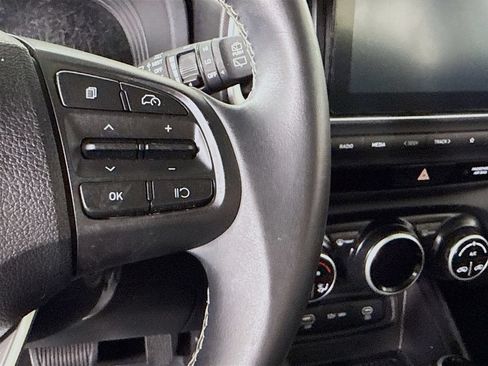 Certified 2023 Hyundai Venue SEL FWD image 22
