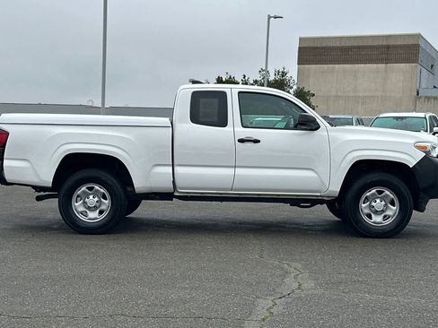 Certified 2022 Toyota Tacoma SR image 6