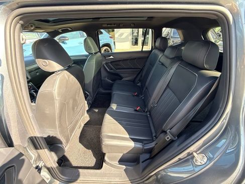 Used 2024 Volkswagen Tiguan SE R-Line AWD/4WD image 20