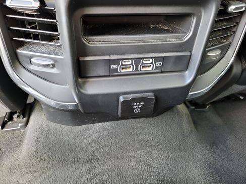 Used 2024 RAM 1500 Laramie image 11