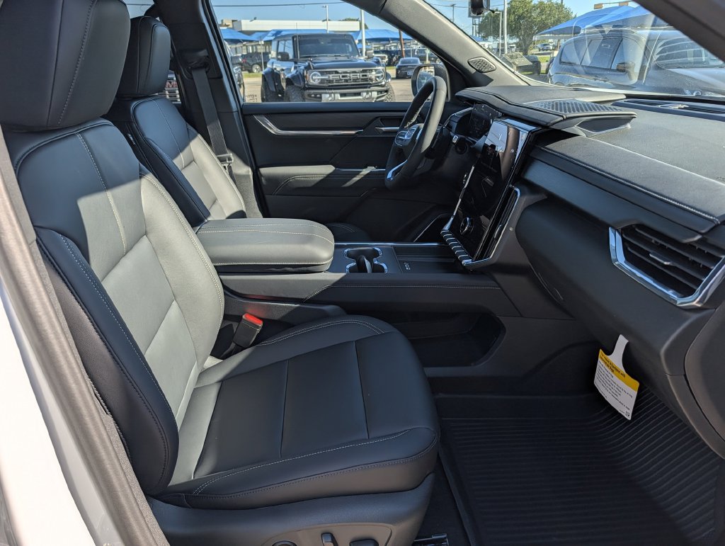 New 2027 GMC Acadia Elevation w/ Black Edition FWD image 31