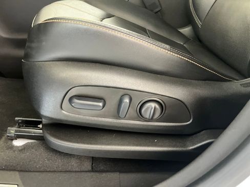 Used 2023 Chevrolet Equinox Premier AWD/4WD image 56