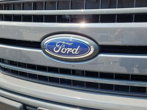 Used 2018 Ford F150 XLT w/ Equipment Group 302A Luxury AWD/4WD image 5