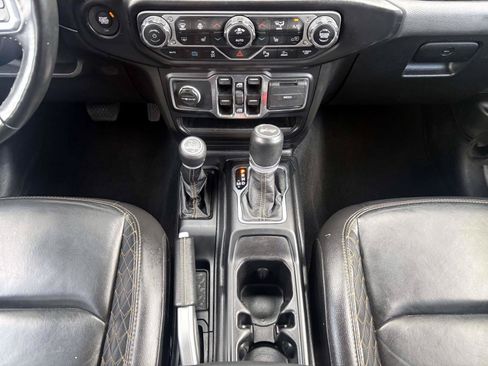 Used 2021 Jeep Wrangler Unlimited Sahara AWD/4WD image 18