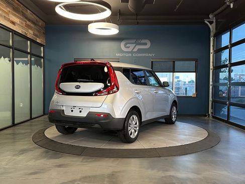 Used 2020 Kia Soul LX FWD image 3