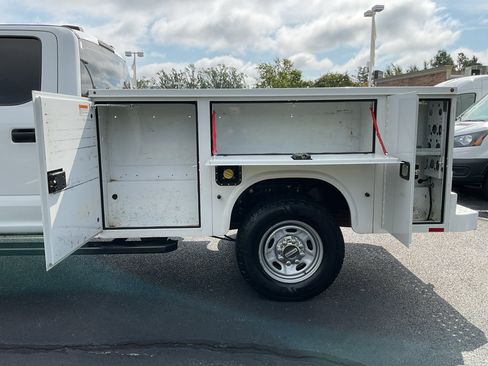 Used 2022 Ford F350 XL w/ Power Equipment Group AWD/4WD image 15