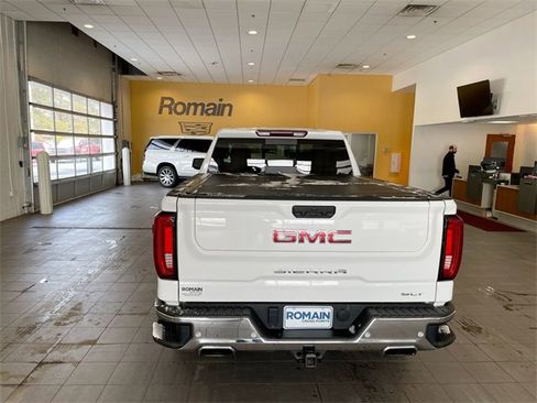 Used 2023 GMC Sierra 1500 SLT w/ SLT Premium Plus Package image 4