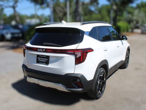 Certified 2024 Kia Seltos EX FWD image 7