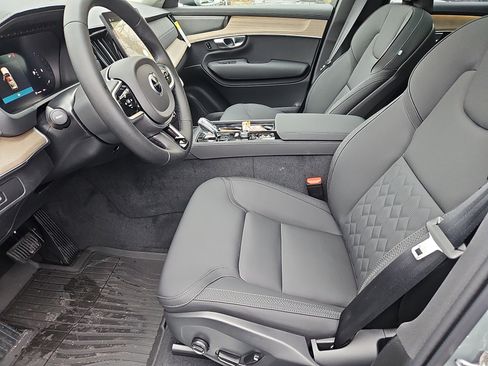 New 2026 Volvo XC90 B6 Plus w/ Protection Package Premier image 20