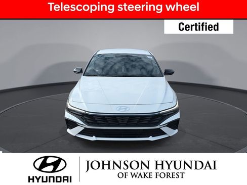 Certified 2025 Hyundai Elantra SEL image 10
