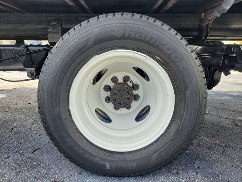 Used 2023 Ford E-350 and Econoline 350 Super Duty w/ Power Windows & Locks Group image 5