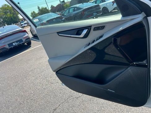 Certified 2023 Kia Niro Wave FWD image 15