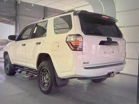 Used 2020 Toyota 4Runner Venture w/ Moonroof Package AWD/4WD image 4