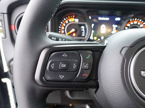 New 2026 Jeep Wrangler Unlimited Rubicon w/ Technology Group image 19