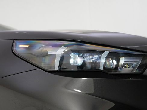 Used 2025 BMW M5 w/ Carbon Package image 67