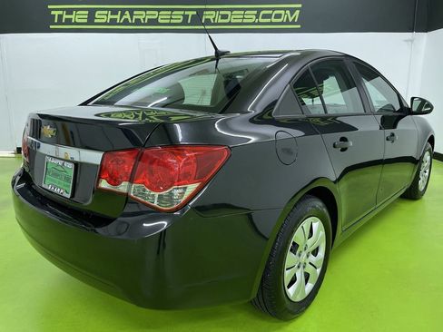 Used 2013 Chevrolet Cruze LS image 10