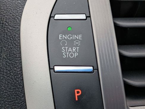 Used 2020 Lincoln MKZ Reserve FWD image 14