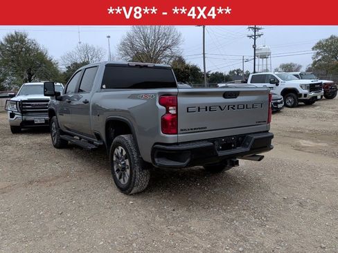 Used 2024 Chevrolet Silverado 2500 Custom w/ Custom Value Package image 6