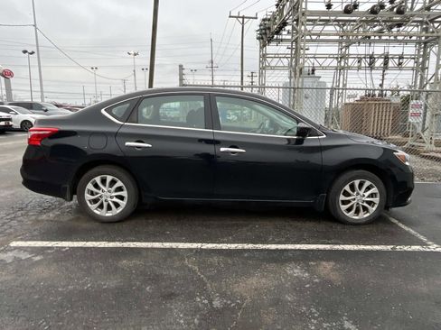 Used 2019 Nissan Sentra SV image 5