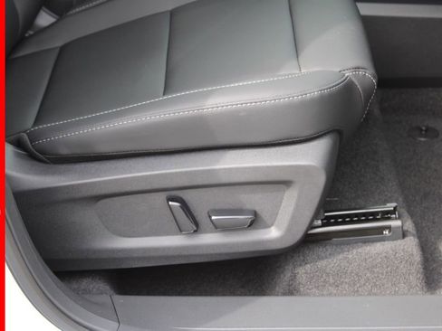 New 2025 Nissan Murano SL image 15