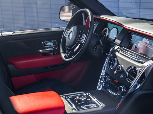 Used 2021 Rolls-Royce Cullinan image 41