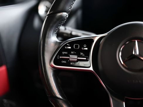 Used 2023 Mercedes-Benz GLA 250 4MATIC image 33