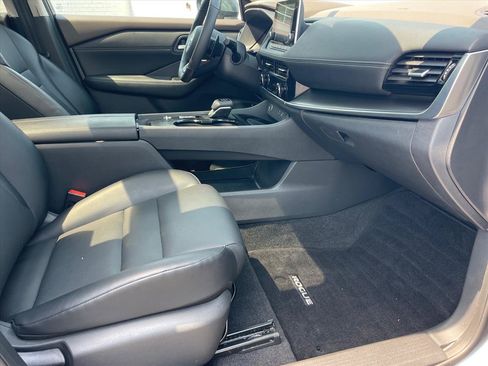 Used 2022 Nissan Rogue SV w/ SV Premium Package FWD image 29