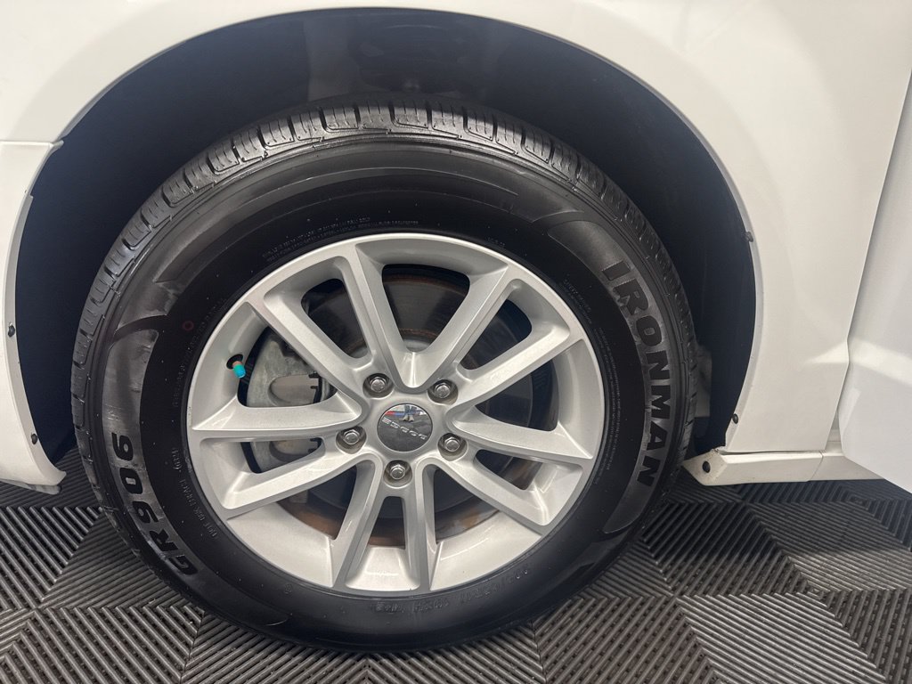 Used 2019 Dodge Grand Caravan SXT FWD image 23