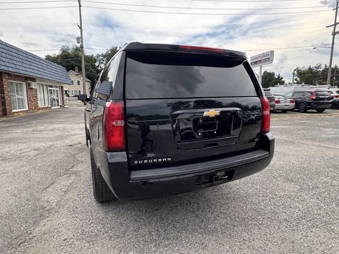 Used 2018 Chevrolet Suburban LT image 15