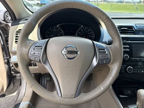 Used 2014 Nissan Altima 2.5 SL w/ Moonroof Package FWD image 15